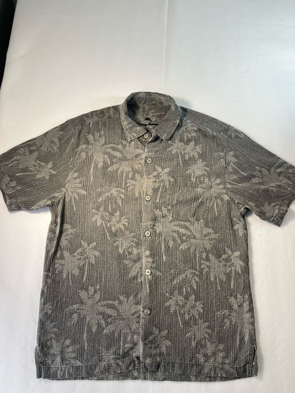 Tommy Bahama Men’s Hawaiian Shirt Gray Medium Silk Palm Tree Print